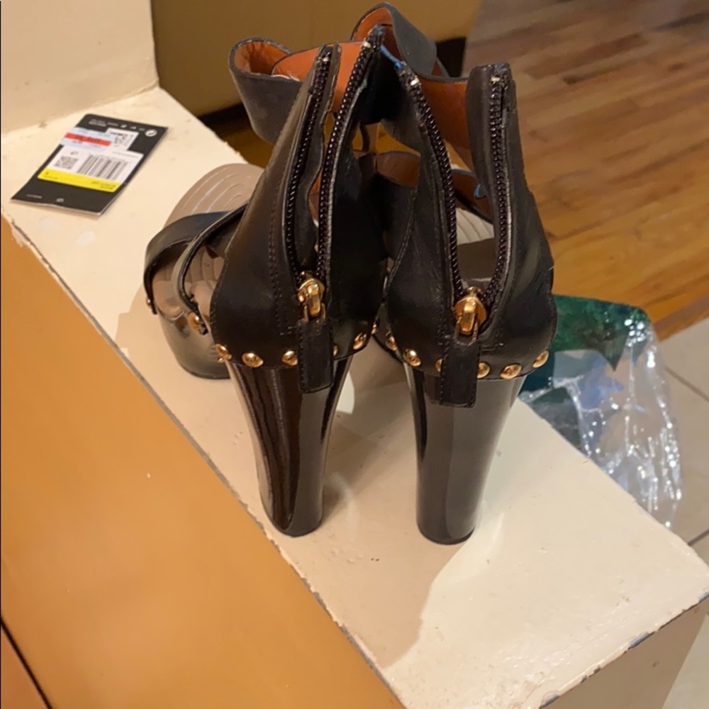 Authentic Givenchy sandals - Picture 3 of 5